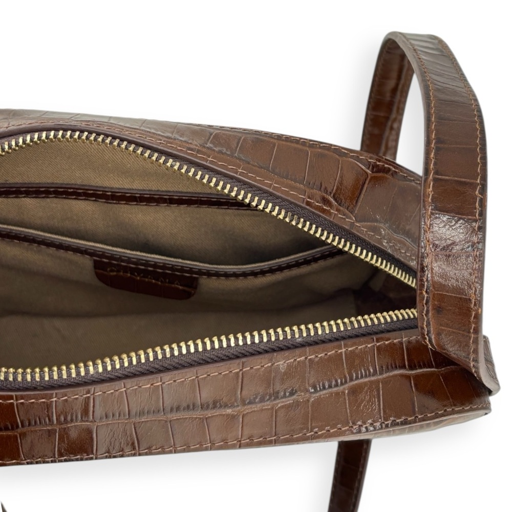 Cuyana Embossed Leather Crossbody Bag - Picture 5 of 6